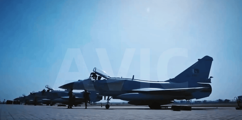 中国战机巴黎吸睛,歼-35A首飞海外!