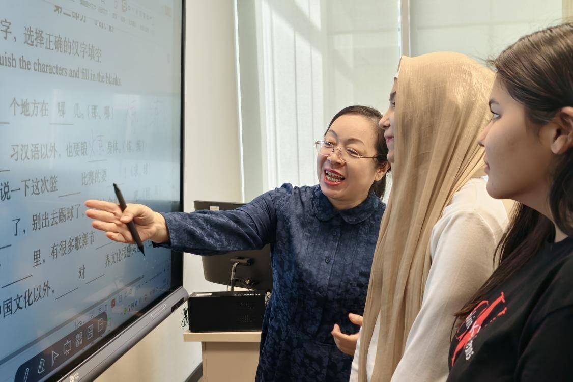 习主席的丝路故事丨习主席关心的哈萨克斯坦这所学校,现在咋样了?