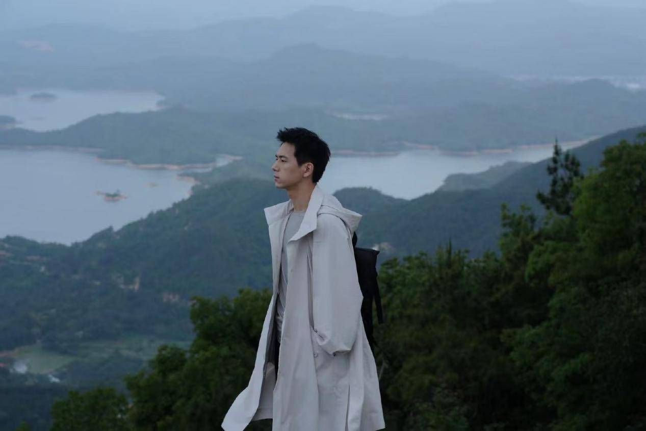 专访李现：剧中蒋长扬牡丹抱负相投，剧外与杨紫是同频好友