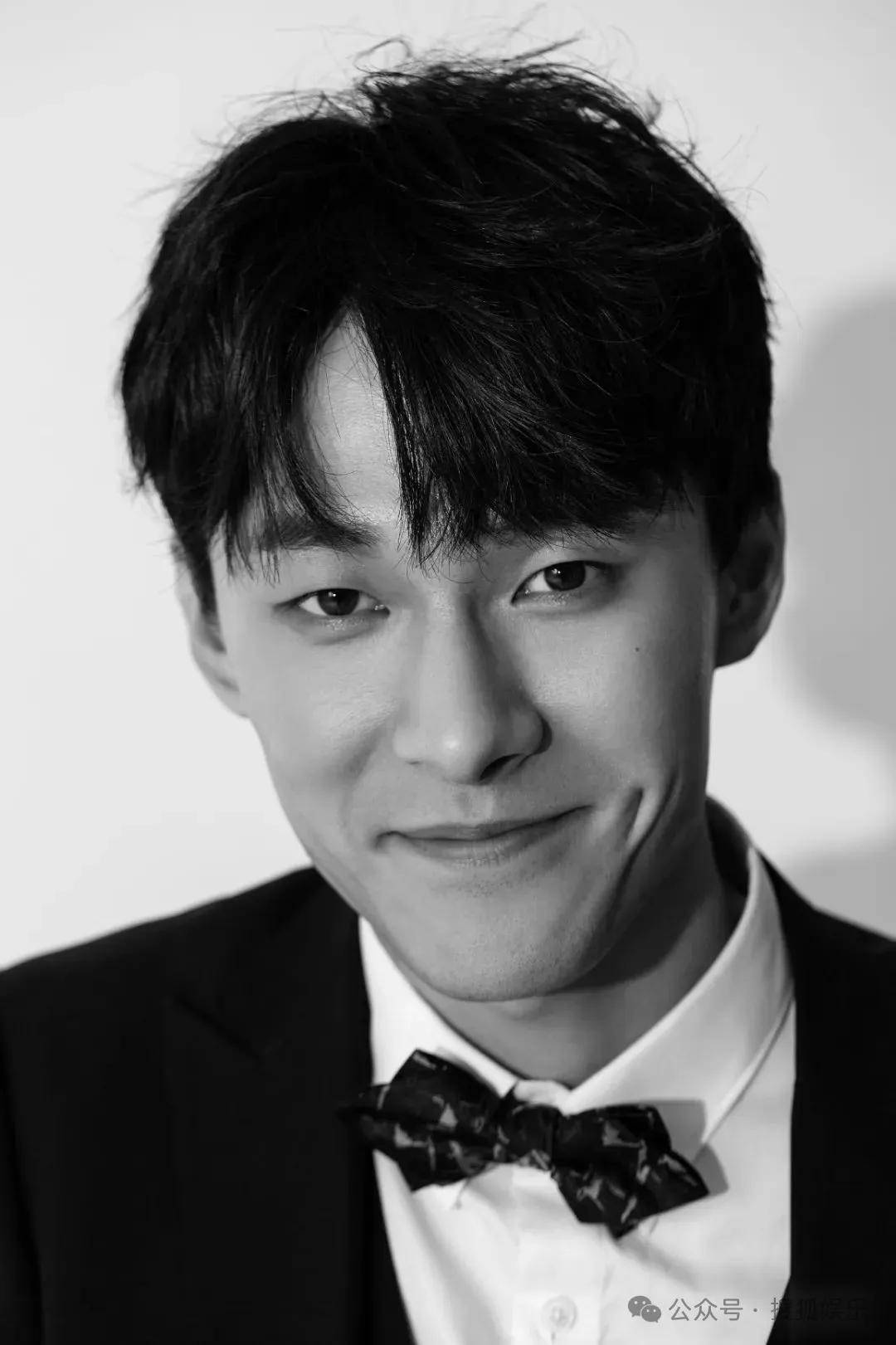 离婚三年又被拍到亲密逛超市,他俩这是纯带娃还是真复合了?