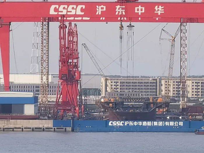 075四号舰“湖北”舰正式官宣!有了076为何还在持续造075?