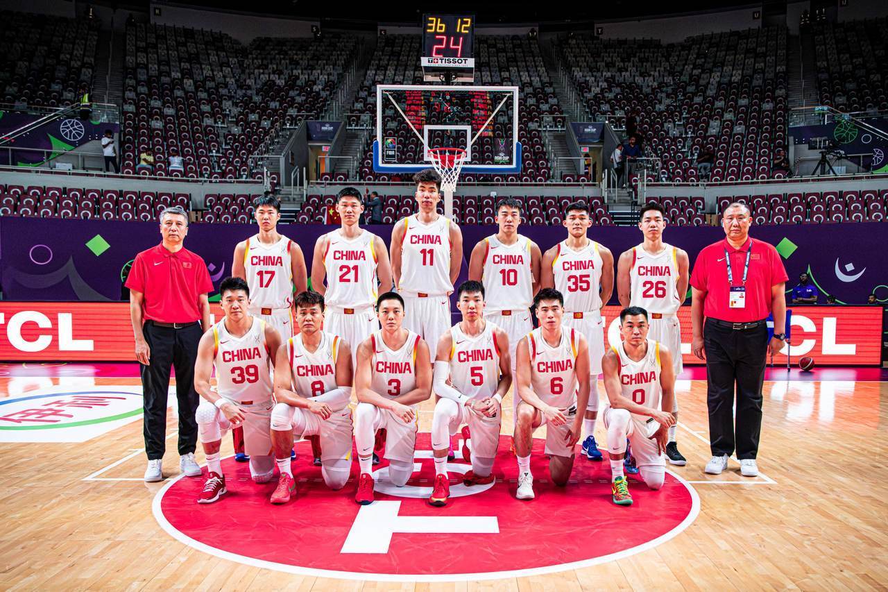 男篮亚洲杯开打，中国男篮首战险胜沙特，收获开门红