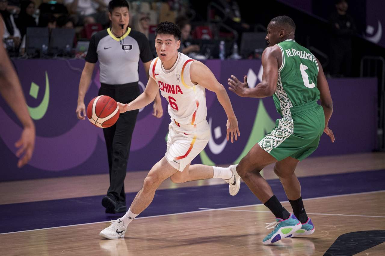 男篮亚洲杯开打，中国男篮首战险胜沙特，收获开门红