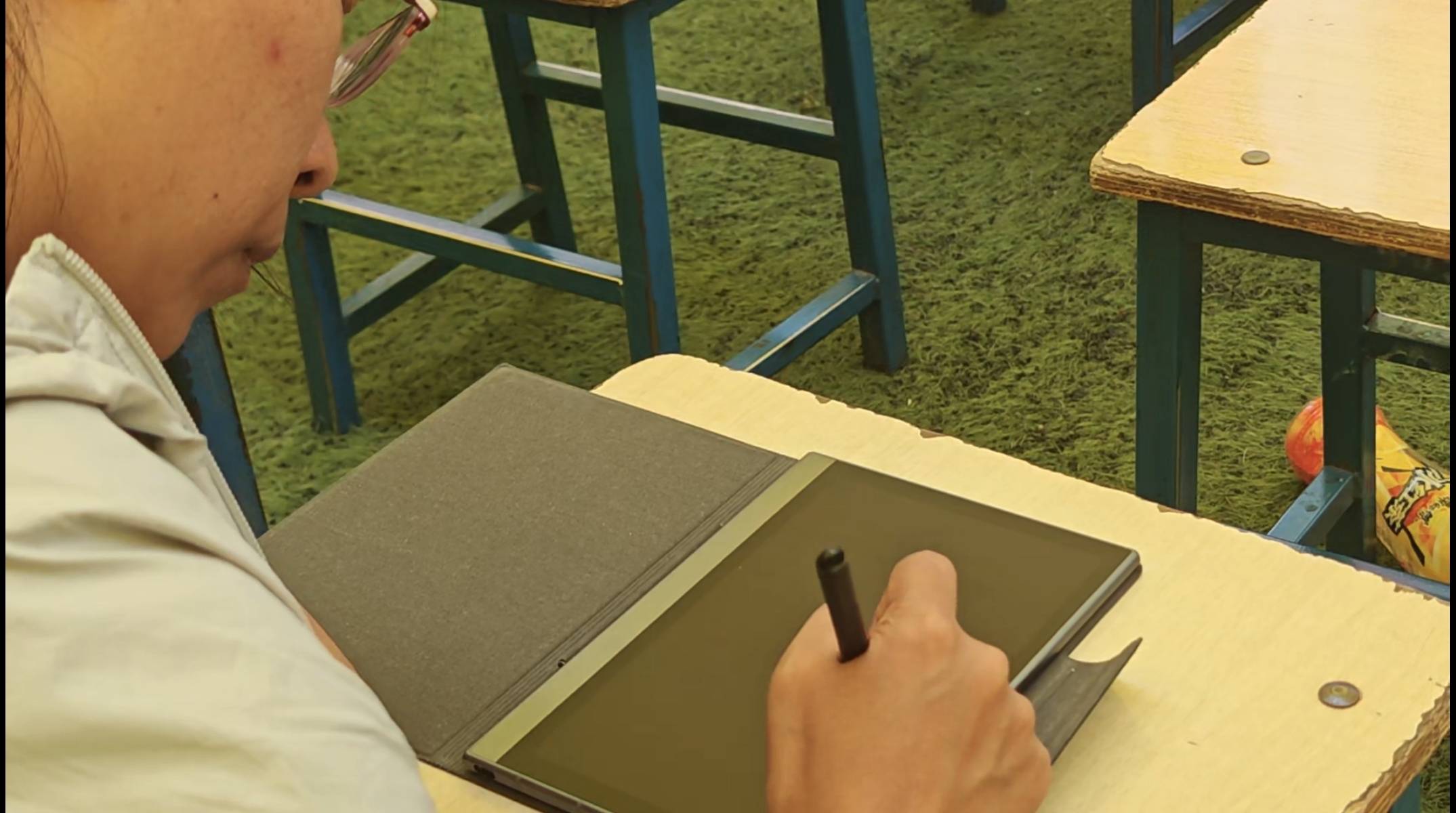 港大女学者回西部研究失败者 甘当“人中人”