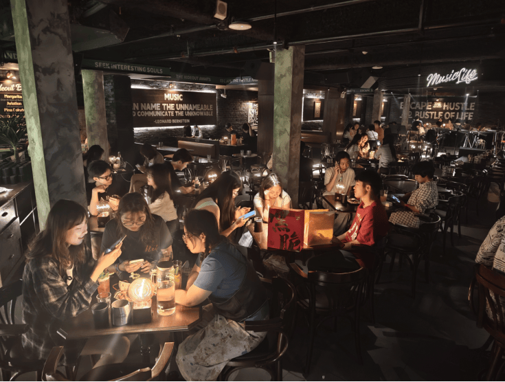 从“酒水管家”到“生活向导”！Hideout书写贵阳夜经济新答卷