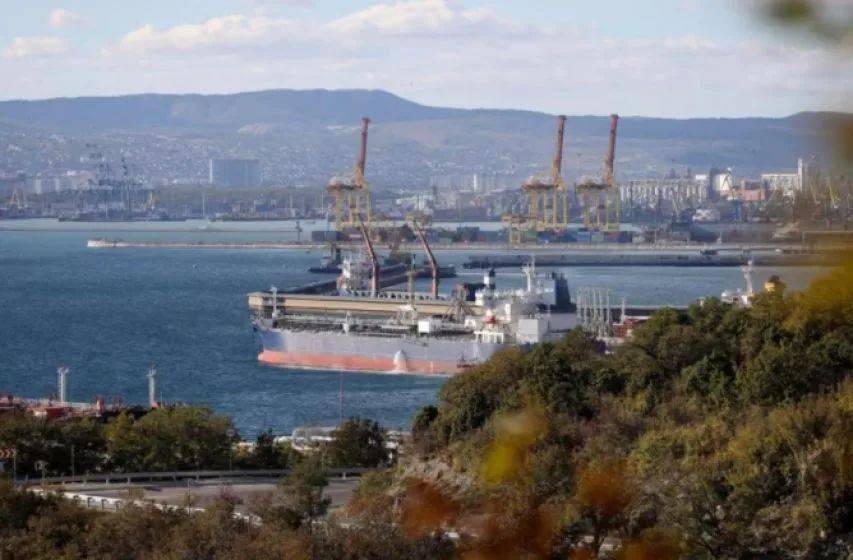 莫迪突遭晴天霹雳!印度陷入四面楚歌,外资净流入下降98%,特朗普对印度加征关税50%