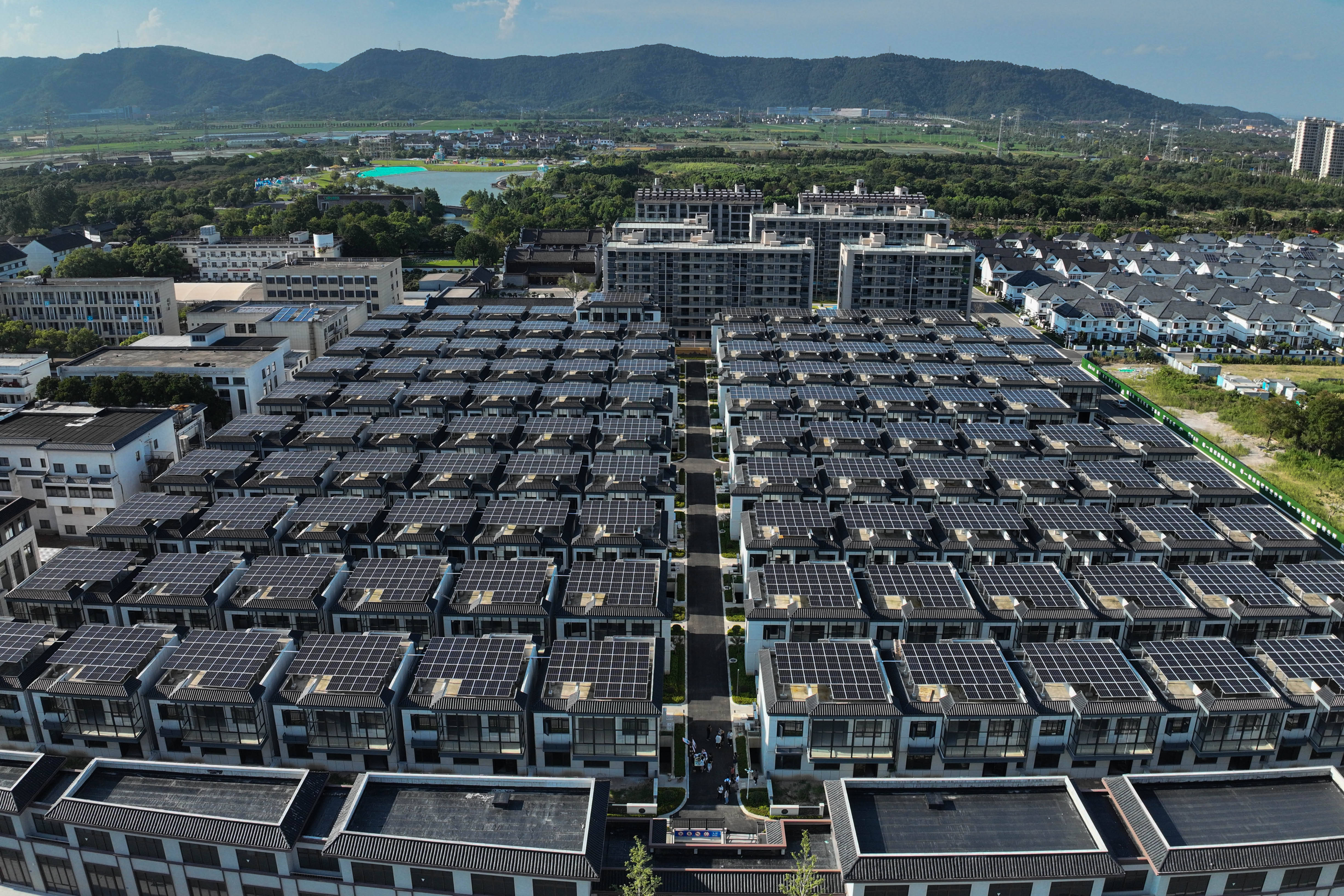 浙江宁波:农村屋顶光伏项目并网 村民共享“阳光经济”