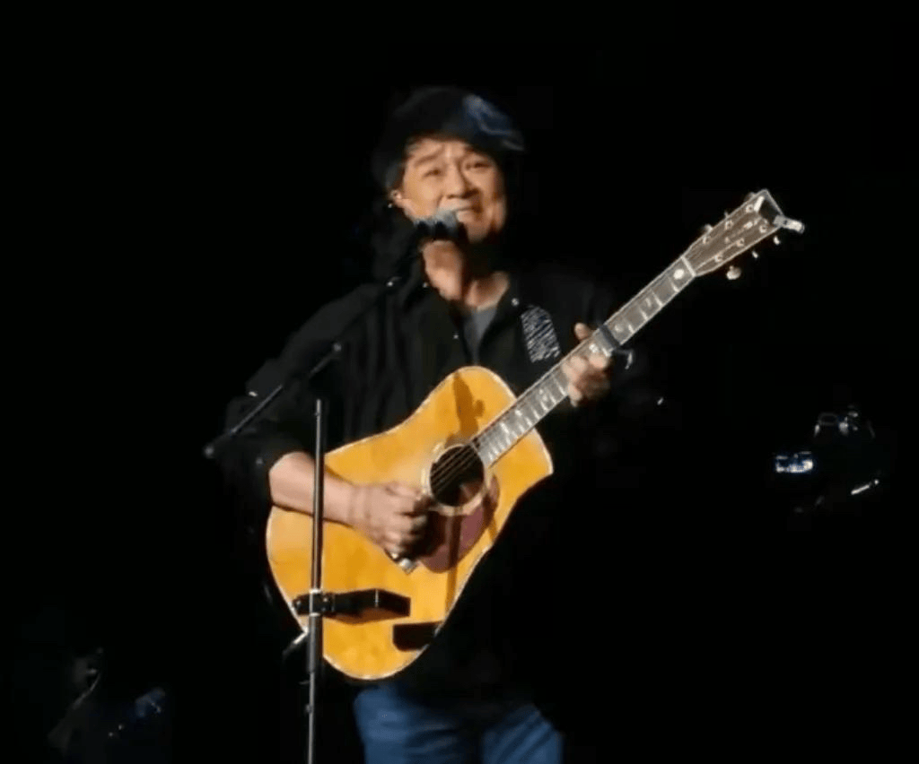 考古|64岁周华健近照曝光!被嘲身材走样,和妻子同框像两辈人