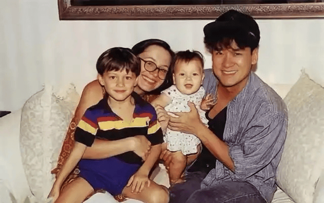 考古|64岁周华健近照曝光!被嘲身材走样,和妻子同框像两辈人