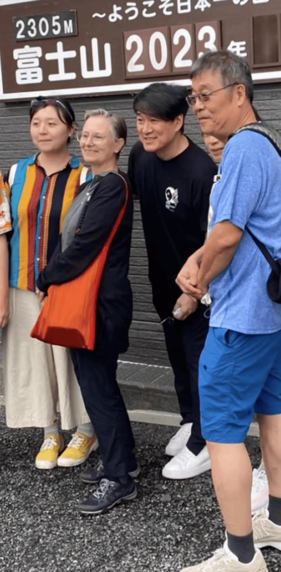 考古|64岁周华健近照曝光!被嘲身材走样,和妻子同框像两辈人