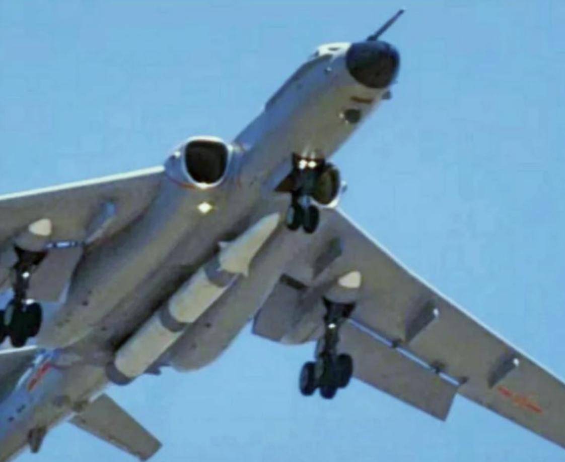 俄乌战争打到现在，印媒才发现中俄武器差距这么大：93阅兵后远超